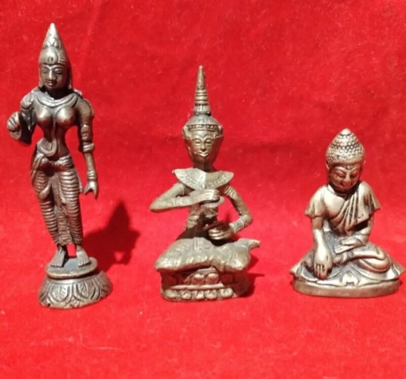 Statuete orientale din bronz